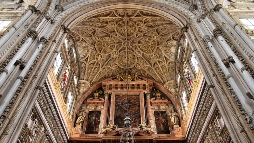 personajes famosos enterrados en la mezquita de córdoba